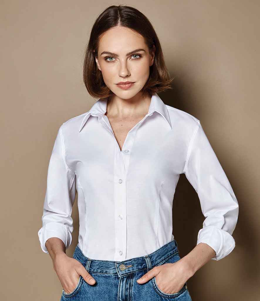 woman wearing an office shirt