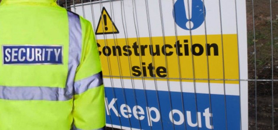 Image shows construction site sign warning